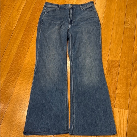 Old Navy Denim - Old Navy women’s  high rise wow flare size 10 .